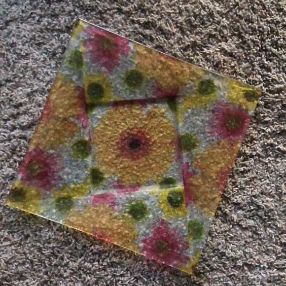 Infused glass plate. Colorful and textured on bottom smooth on top - Picture 5 of 7